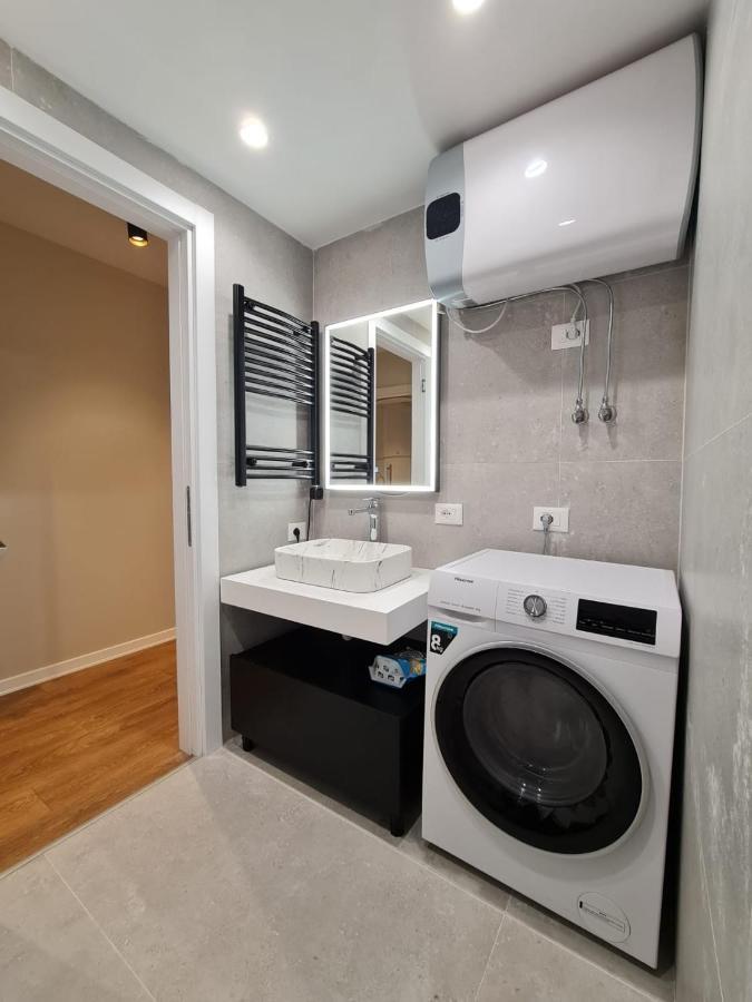 Adore - Modern Apartment Tiran Dış mekan fotoğraf