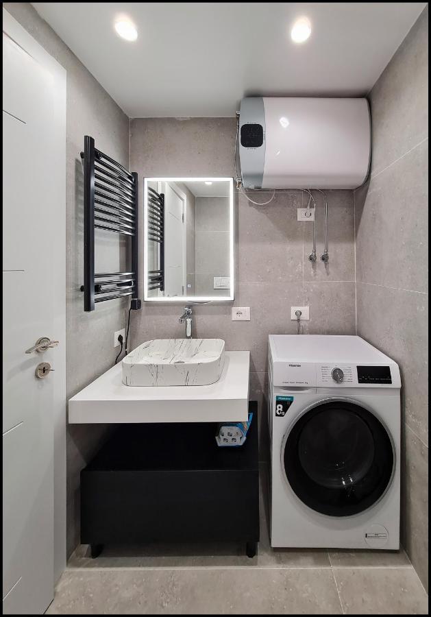 Adore - Modern Apartment Tiran Dış mekan fotoğraf